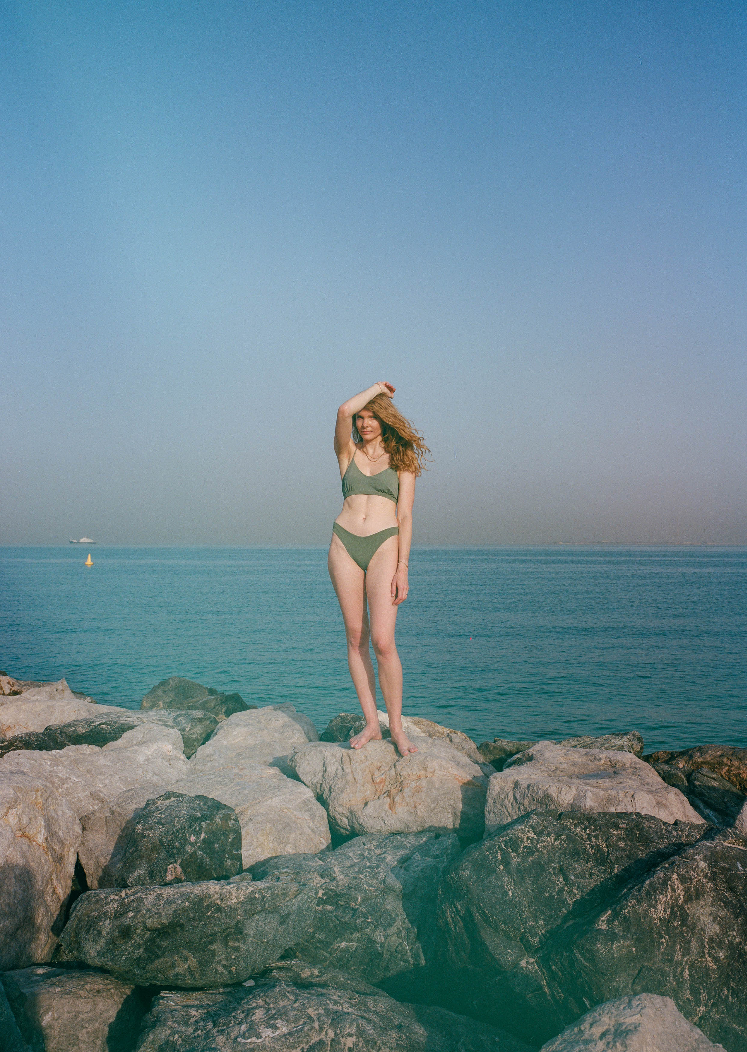 ANIKA BIKINI TOP ROUND NECK HAZY GREEN