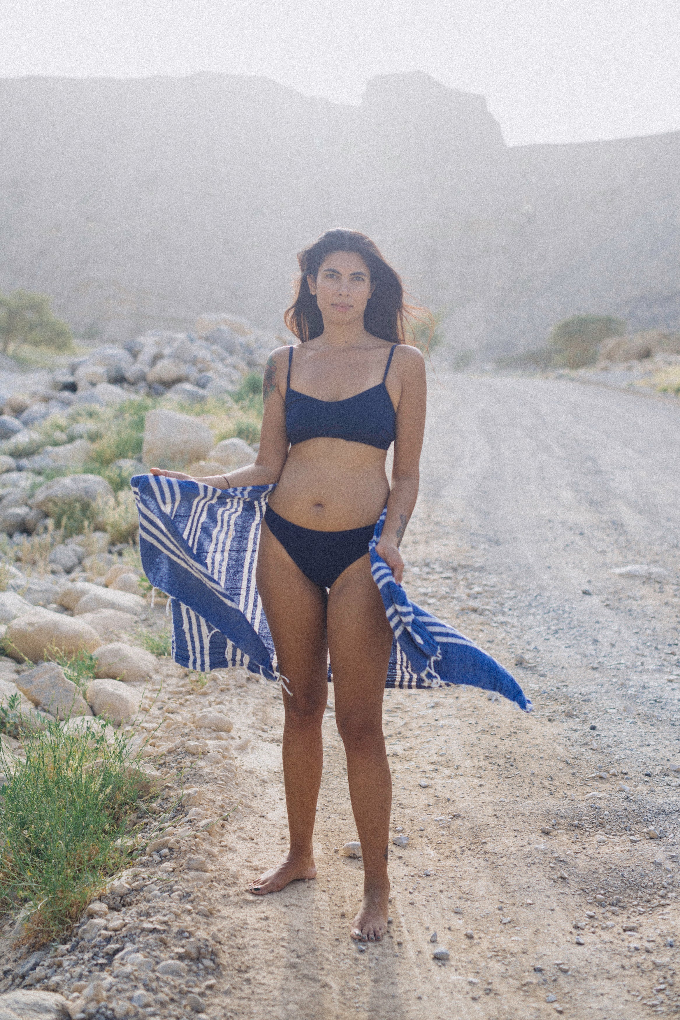 Anika bikini top round neck Blu Assoluto detail